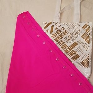 Lululemon Vinyasa Scarf *Luon Light
Raspberry Glo Light